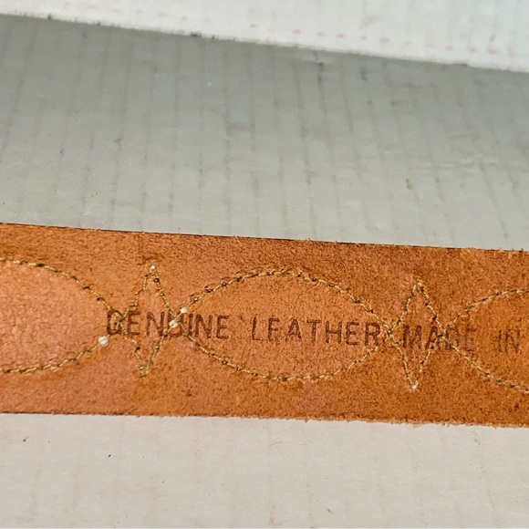 Vintage Brown Genuine Leather Western Belt with White Gunslinger Stitching - Picture 5 of 11